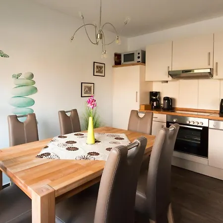 Apartment Ferienhus 8 *